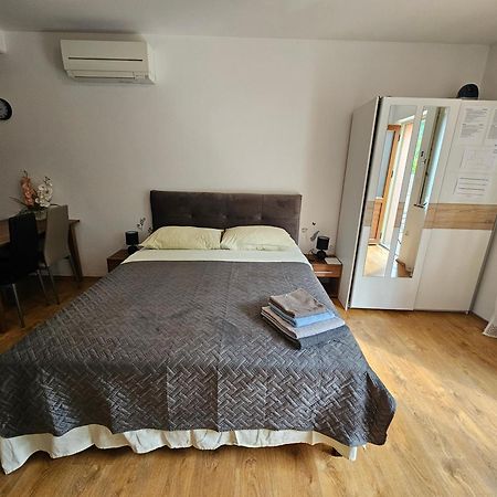 Apartmani Barbara Brseč Exterior foto